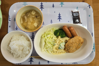 冬休みの給食！みんなで「いただきまーす！」 🍴✨